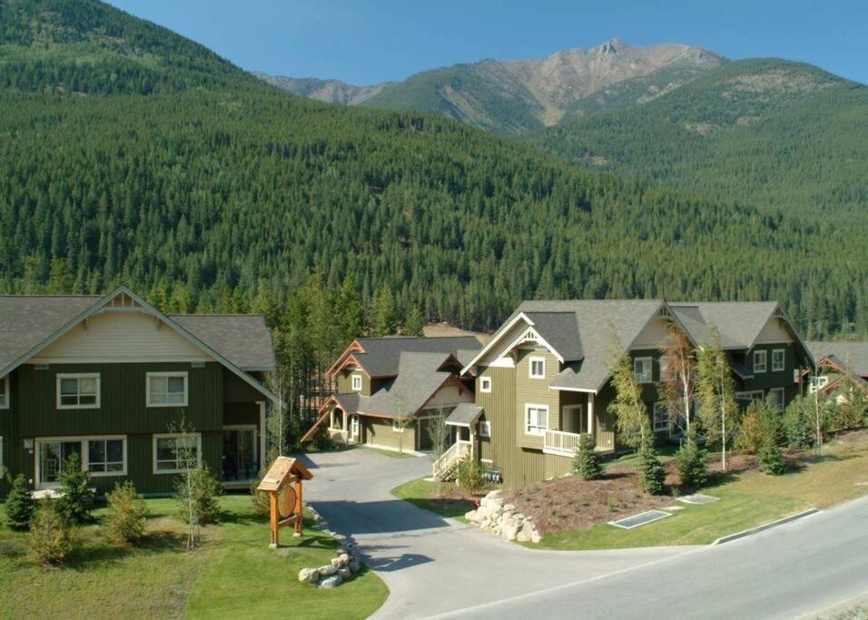 Aurora Townhomes By Stayin Panorama Exterior foto